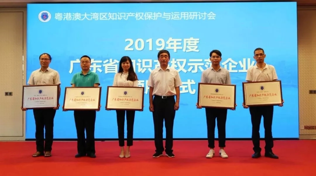 1571059354109584.jpg 640.webp.jpg